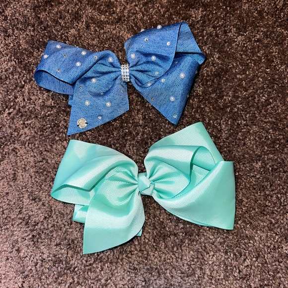 Set of two oversized hair bows - Picture 1 of 4